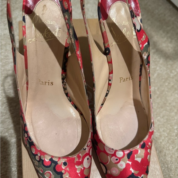 Christian Louboutin silk slingbacks w box. Size 37. Simply stunning! - Picture 3 of 6